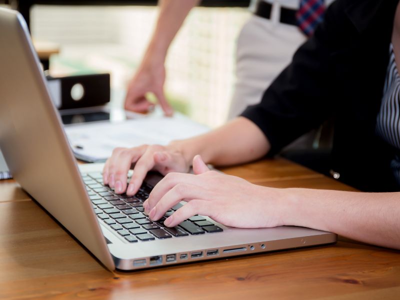 BÚSQUEDA Y TRAMITACIÓN DE AYUDAS PARA EMPRESAS, AUTÓNOMOS Y ENTIDADES BÚSQUEDA Y TRAMITACIÓN DE AYUDAS PARA EMPRESAS, AUTÓNOMOS Y ENTIDADES